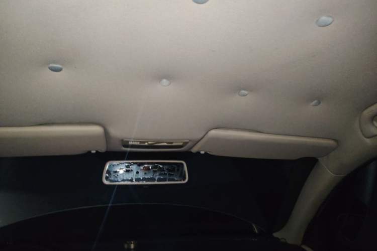 Used Volkswagen Bora 2011 1.6L Manual Fashion Edition Headliner