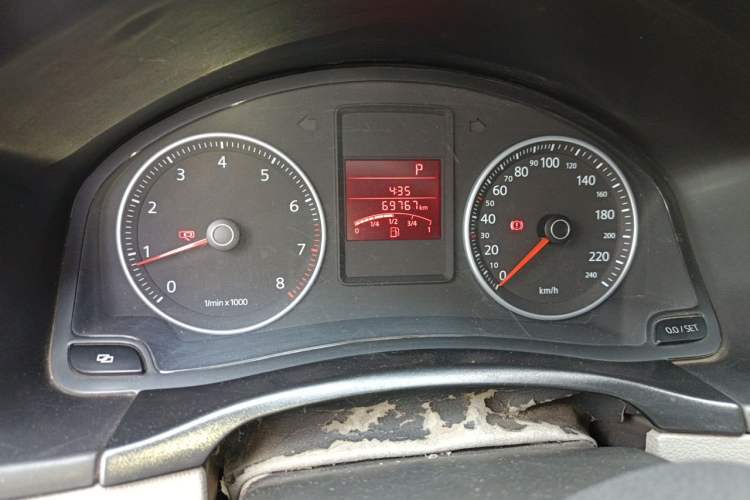 Used Volkswagen Bora 2011 1.6L Automatic Luxury Model Instrument Cluster