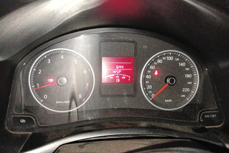 Used Volkswagen Bora 2011 1.6L Manual Comfort Version Instrument Cluster