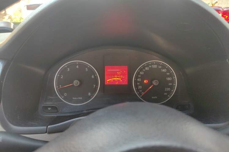 Used Volkswagen Bora 2011 1.6L Manual Comfort Version Instrument Cluster