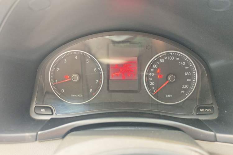 Used Volkswagen Bora 2011 1.6L Manual Comfort Version Instrument Cluster