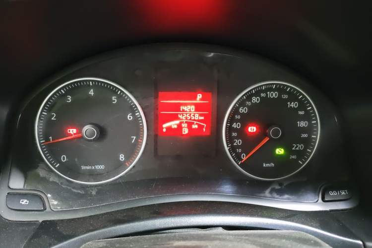 Used Volkswagen Bora 2011 1.6L Automatic Fashion Edition Instrument Cluster