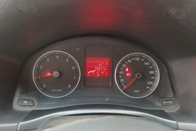 Used Volkswagen Bora 2011 1.6L Manual Comfort Version Instrument Cluster