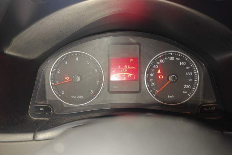 Used Volkswagen Bora 2011 1.6L Automatic Fashion Edition Instrument Cluster