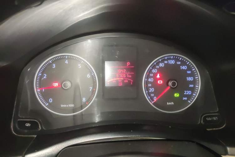 Used Volkswagen Bora 2011 1.6L Automatic Comfort Model Instrument Cluster