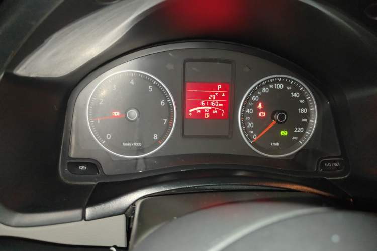 Used Volkswagen Bora 2011 1.6L Automatic Fashion Edition Instrument Cluster