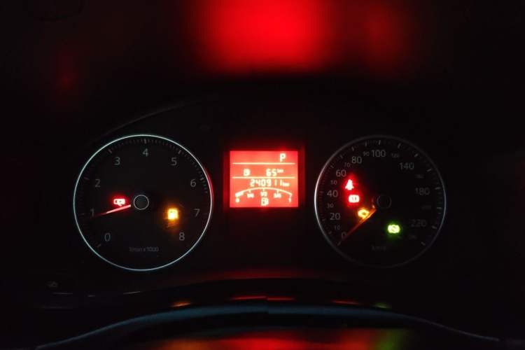 Used Volkswagen Bora 2011 1.6L Automatic Fashion Edition Instrument Cluster
