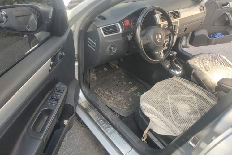Used Volkswagen Bora 2011 1.4T Automatic Comfort Model Interior 3