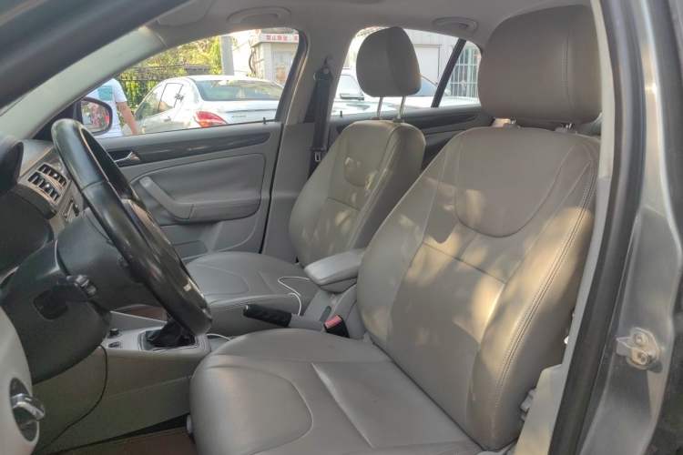Used Volkswagen Bora 2011 1.6L Manual Comfort Version Left Front Seat