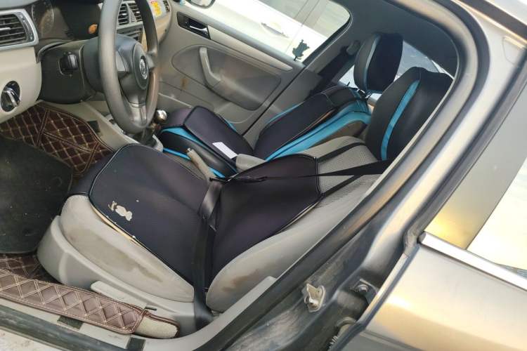 Used Volkswagen Bora 2011 1.6L Manual Fashion Edition Left Front Seat