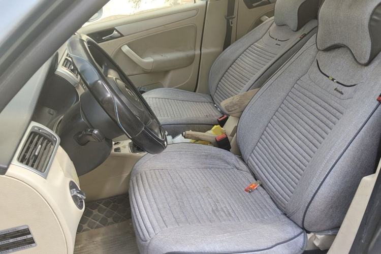 Used Volkswagen Bora 2011 1.6L Manual Fashion Edition Left Front Seat