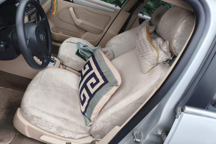 Used Volkswagen Bora 2011 1.6L Automatic Fashion Edition Left Front Seat