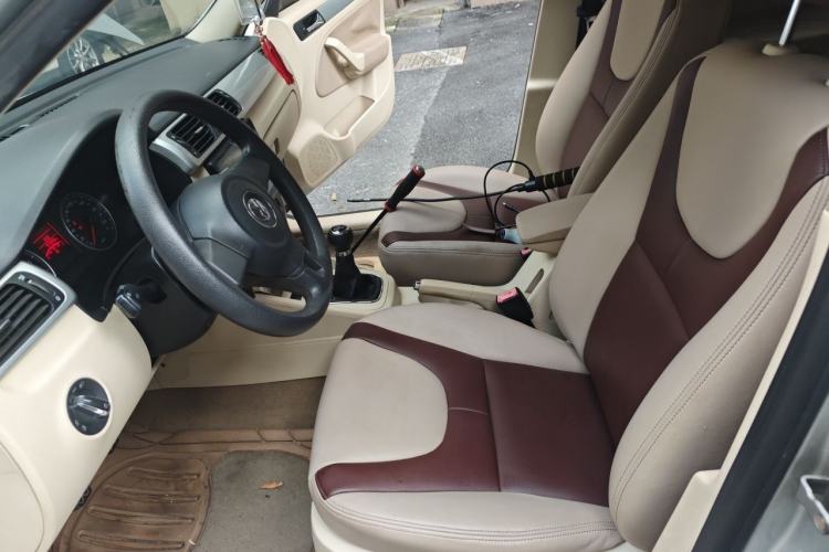 Used Volkswagen Bora 2011 1.6L Manual Fashion Edition Left Front Seat