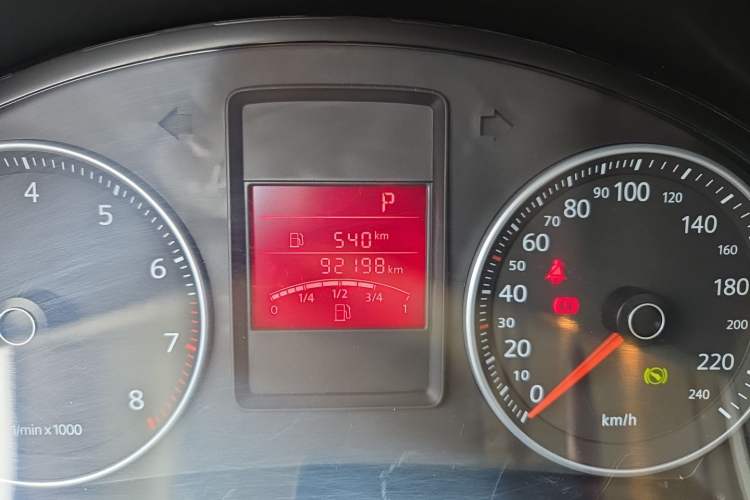 Used Volkswagen Bora 2011 1.4T Automatic Comfort Model Odometer Close Up