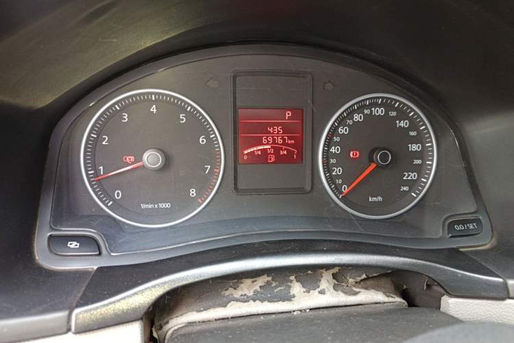 Used Volkswagen Bora 2011 1.6L Automatic Luxury Model Odometer Close Up