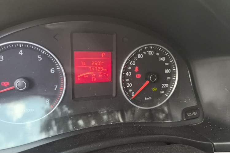 Used Volkswagen Bora 2011 1.6L Automatic Comfort Model Odometer Close Up