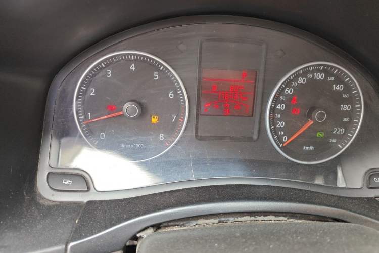 Used Volkswagen Bora 2011 1.6L Automatic Comfort Model Odometer Close Up