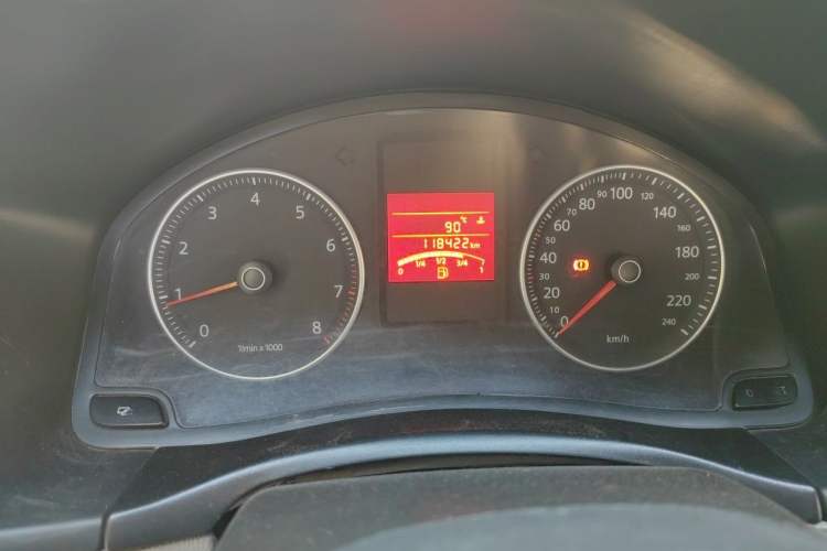 Used Volkswagen Bora 2011 1.6L Manual Comfort Version Odometer Close Up