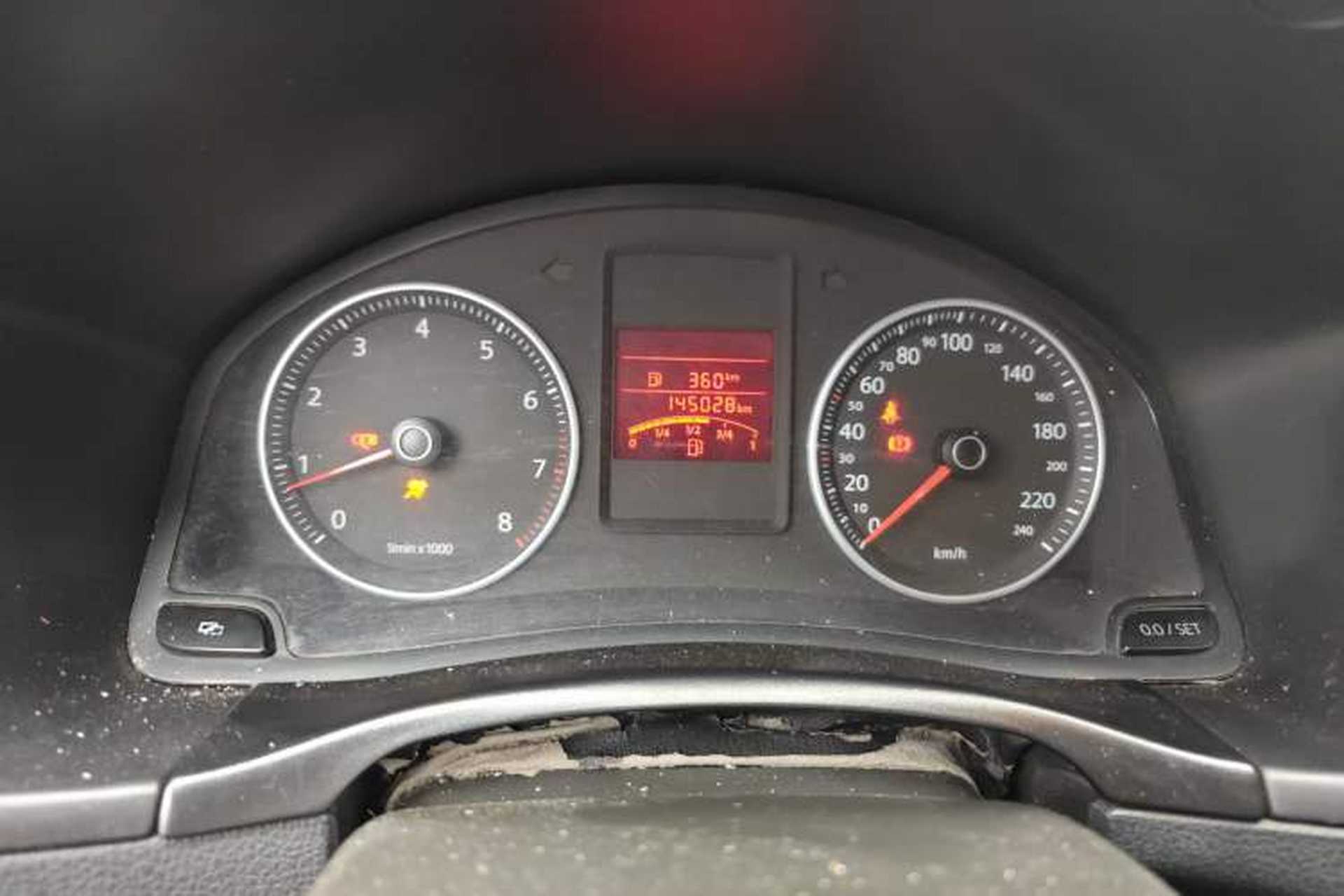 Used Volkswagen Bora 2011 1.4T Manual Comfort Model Odometer Close Up