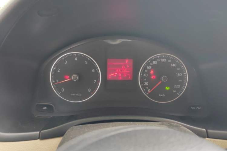 Used Volkswagen Bora 2011 1.6L Automatic Comfort Model Odometer Close Up