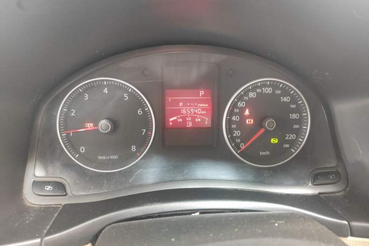 Used Volkswagen Bora 2011 1.6L Automatic Fashion Edition Odometer Close Up