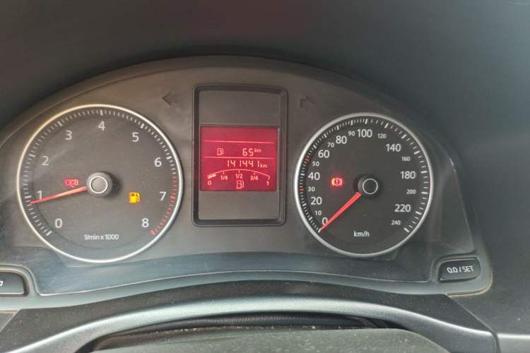 Used Volkswagen Bora 2011 1.6L Manual Fashion Edition Odometer Close Up