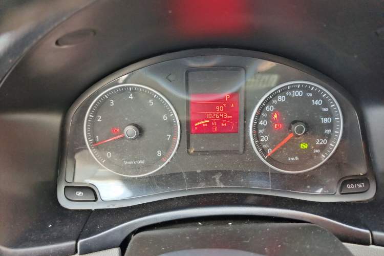 Used Volkswagen Bora 2011 1.6L Automatic Comfort Model Odometer Close Up