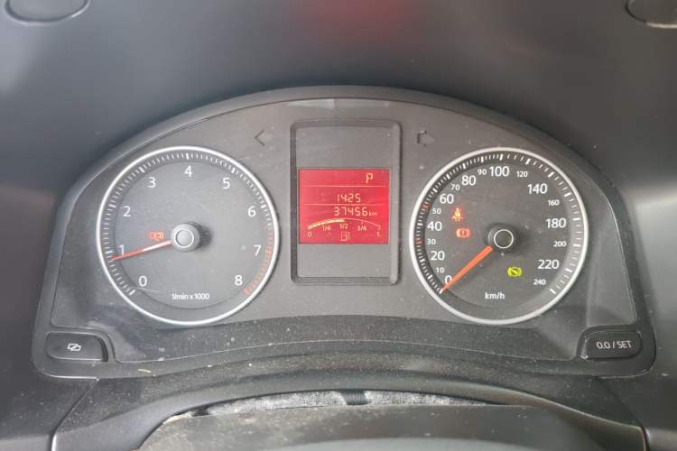 Used Volkswagen Bora 2011 1.6L Automatic Fashion Edition Odometer Close Up