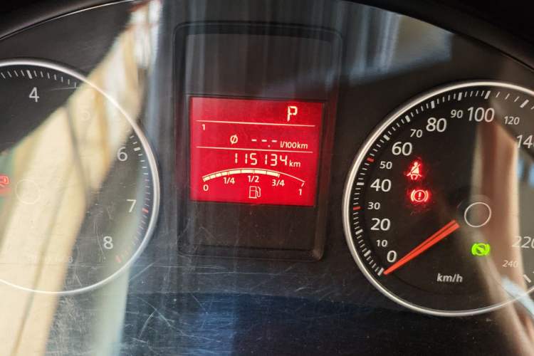 Used Volkswagen Bora 2011 1.4T Automatic Comfort Model Odometer Close Up