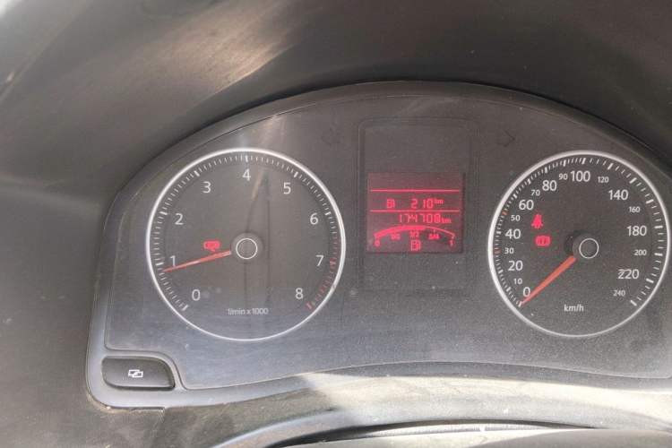 Used Volkswagen Bora 2011 1.6L Manual Fashion Edition Odometer Close Up