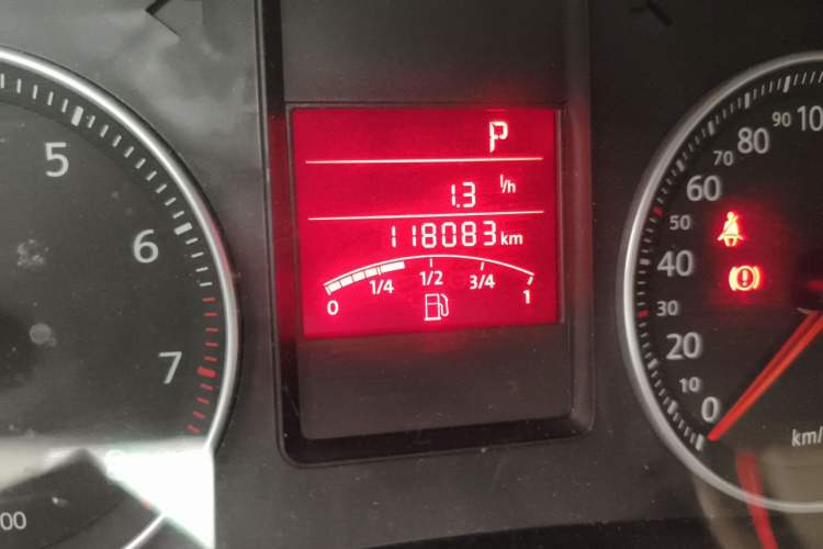 Used Volkswagen Bora 2011 1.6L Automatic Fashion Edition Odometer Close Up