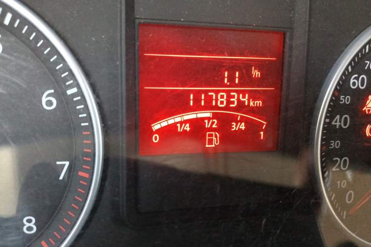 Used Volkswagen Bora 2011 1.6L Manual Comfort Version Odometer Close Up