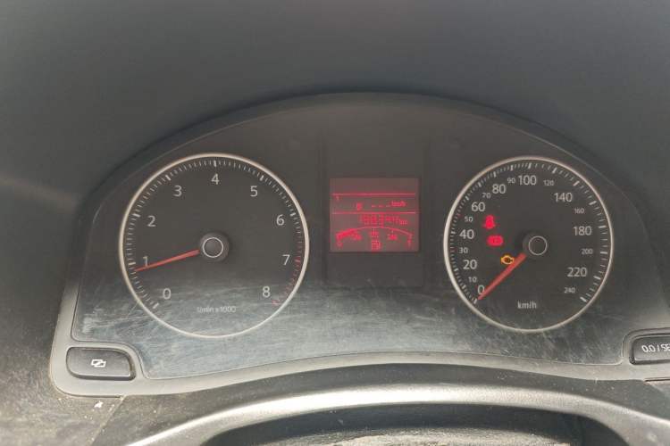 Used Volkswagen Bora 2011 1.6L Manual Fashion Edition Odometer Close Up