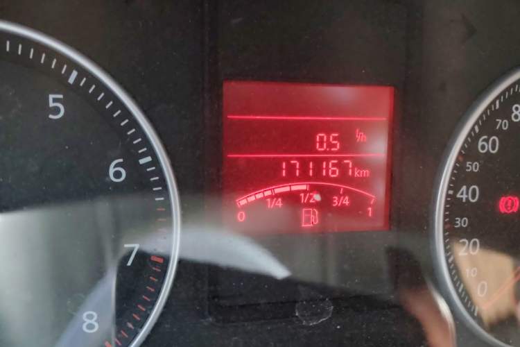 Used Volkswagen Bora 2011 1.6L Manual Comfort Version Odometer Close Up