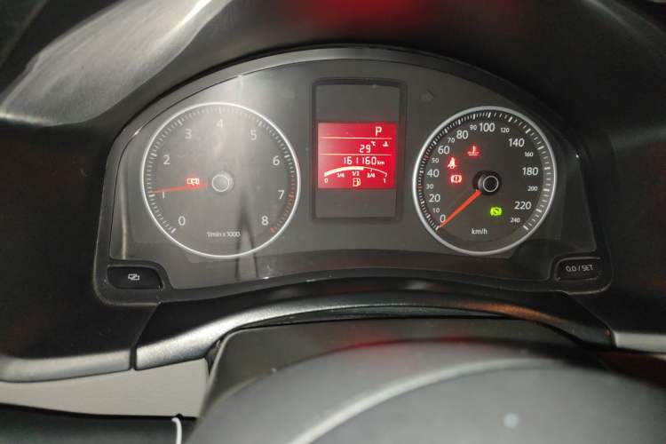 Used Volkswagen Bora 2011 1.6L Automatic Fashion Edition Odometer Close Up