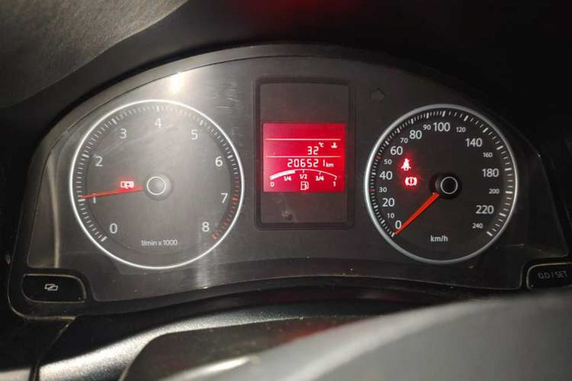 Used Volkswagen Bora 2011 1.6L Manual Fashion Edition Odometer Close Up