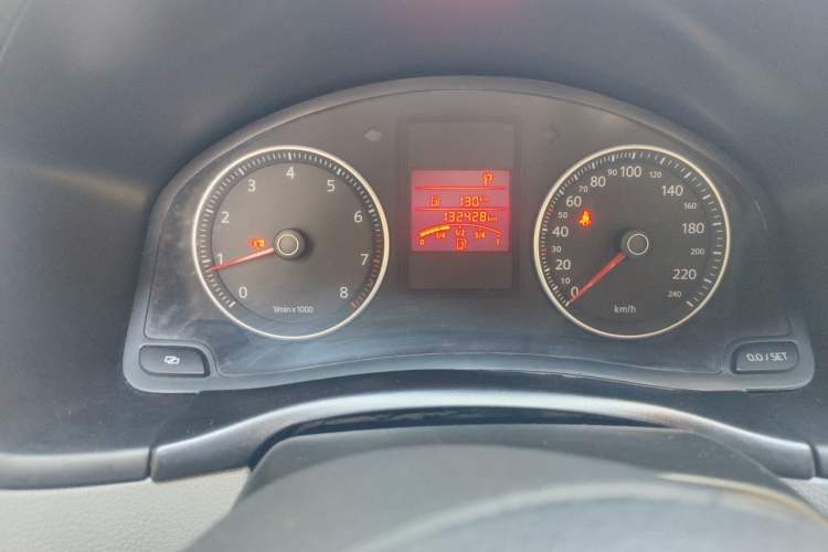 Used Volkswagen Bora 2011 1.6L Automatic Comfort Model Odometer Close Up