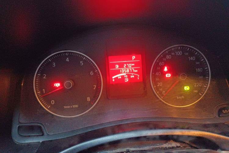 Used Volkswagen Bora 2011 1.4T Automatic Comfort Model Odometer Close Up