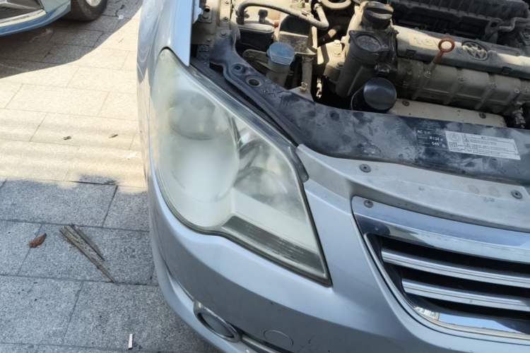 Used Volkswagen Bora 2011 1.6L Automatic Comfort Model Right Front Headlight