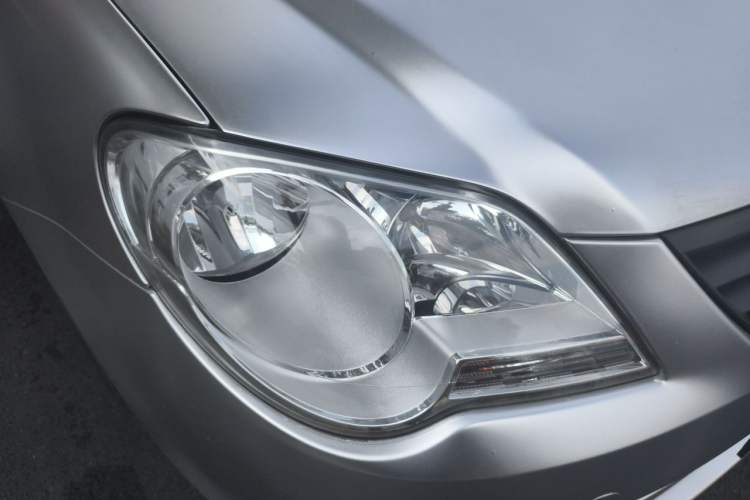 Used Volkswagen Bora 2011 1.6L Automatic Comfort Model Right Front Headlight