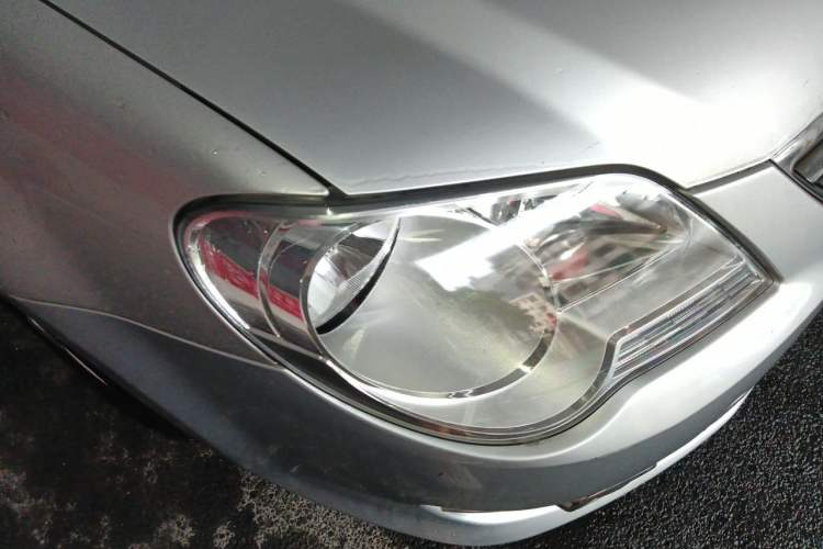 Used Volkswagen Bora 2011 1.6L Manual Comfort Version Right Front Headlight
