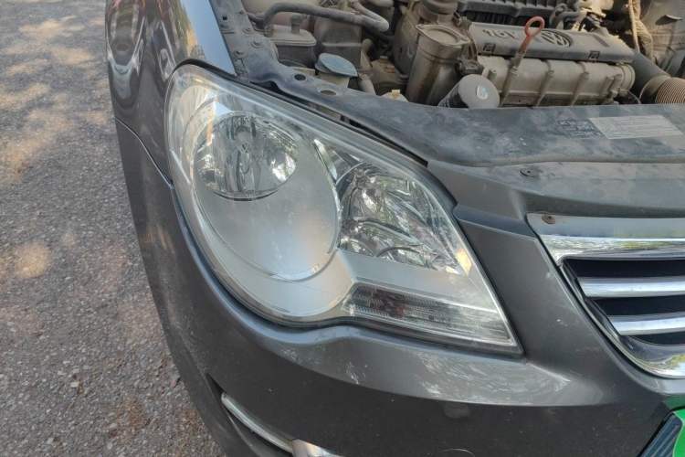 Used Volkswagen Bora 2011 1.6L Manual Comfort Version Right Front Headlight