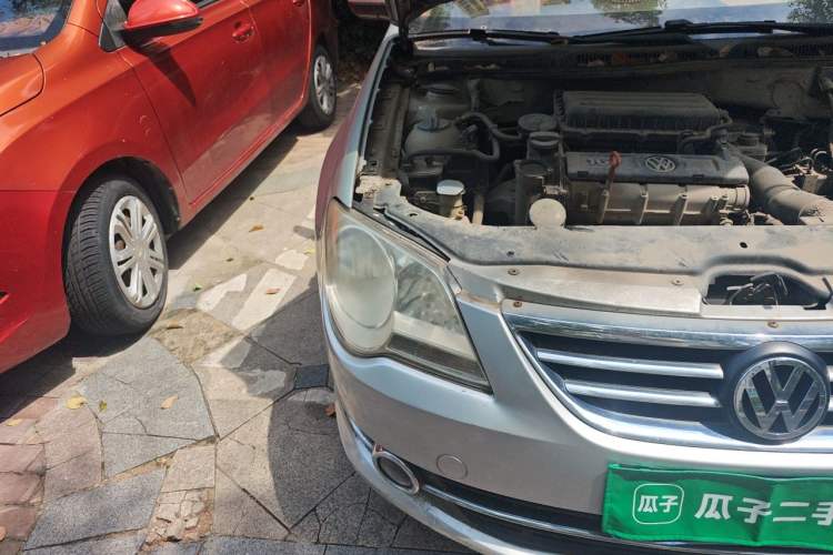 Used Volkswagen Bora 2011 1.6L Manual Comfort Version Right Front Headlight