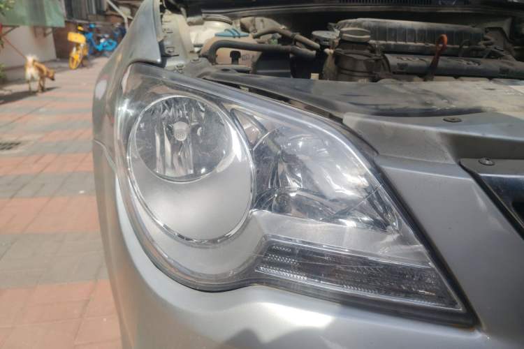 Used Volkswagen Bora 2011 1.6L Manual Fashion Edition Right Front Headlight
