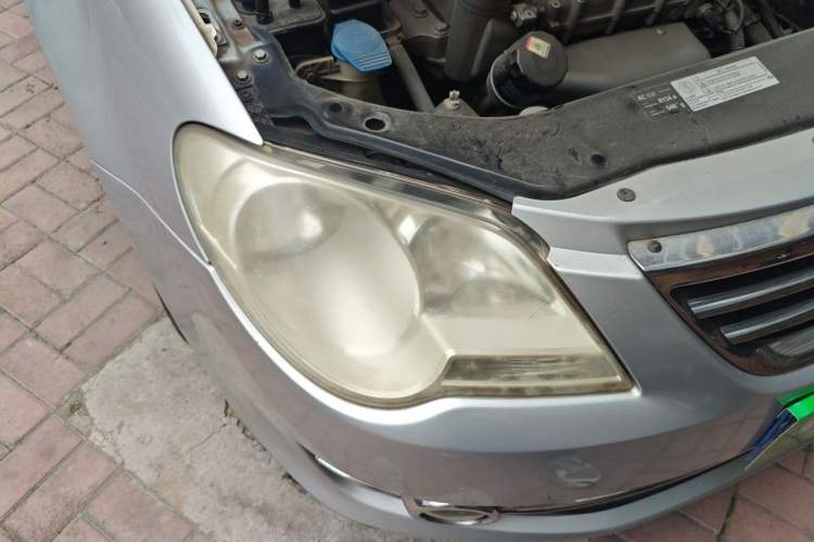Used Volkswagen Bora 2011 1.6L Manual Fashion Edition Right Front Headlight