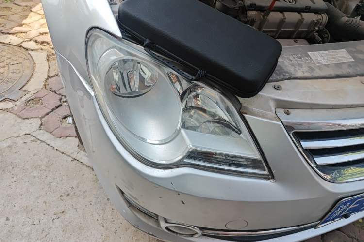 Used Volkswagen Bora 2011 1.6L Automatic Fashion Edition Right Front Headlight