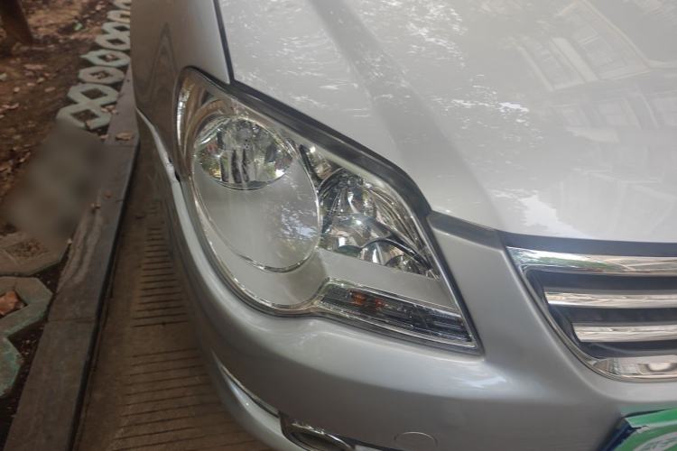 Used Volkswagen Bora 2011 1.6L Automatic Fashion Edition Right Front Headlight