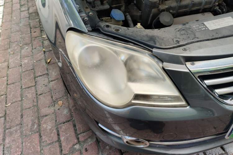 Used Volkswagen Bora 2011 1.6L Automatic Comfort Model Right Front Headlight
