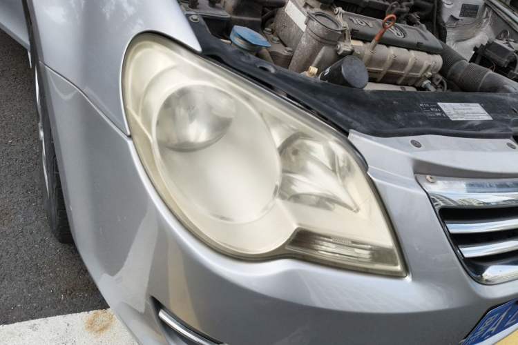Used Volkswagen Bora 2011 1.6L Automatic Comfort Model Right Front Headlight