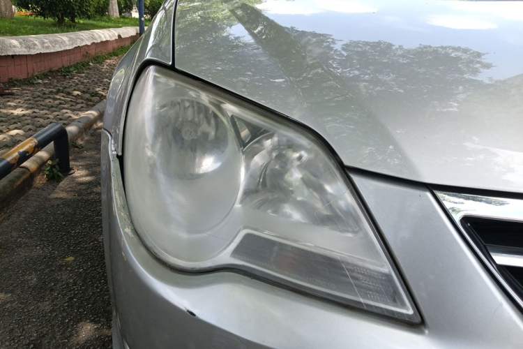 Used Volkswagen Bora 2011 1.6L Manual Comfort Version Right Front Headlight